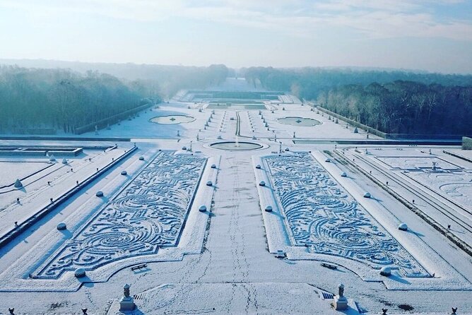 Private Vaux-le-Vicomte Candlelight Half-Day Escape from Paris - The Fontainebleau question needs clarification