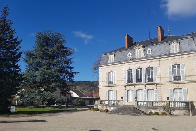 Private wine tasting workshop by Dufouleur - Bourgogne - Getting there: Nuits-Saint-Georges is easy, and the property is car/bike friendly