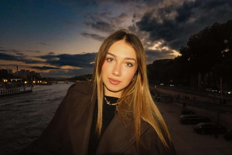 Pro & Instagram-friendly photo shoot in Paris - Where you meet: 26 Avenue de New York and why it matters