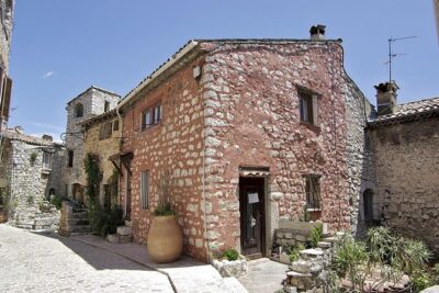 Provence and Tradition - Private Guided Tour - Matisse’s Chapel adds a quiet art stop