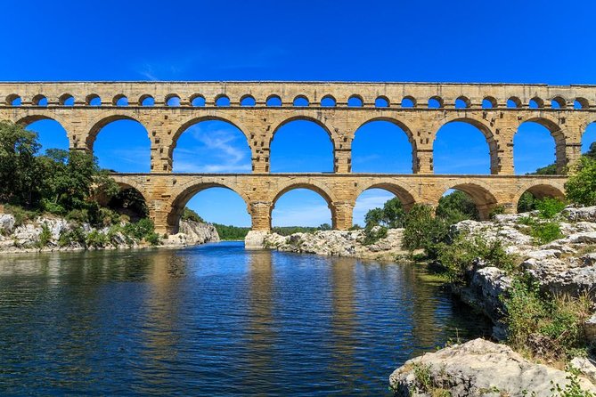 Provence in a Day Trip from Aix - Avignon on Foot: A Guided Orientation Plus Time to Roam