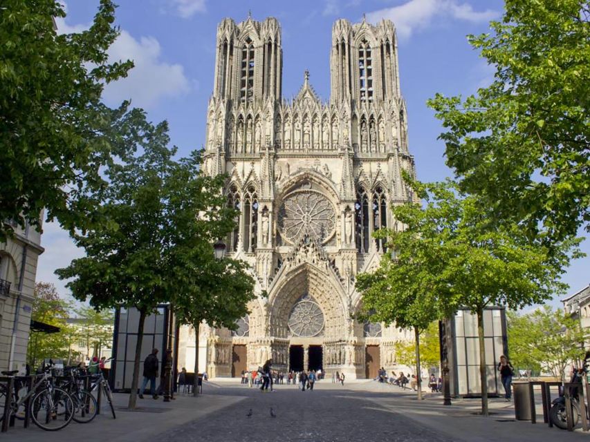 Reims: Guided Tour of Cathedral of Notre Dame de Reims - The Reims façade: where your eyes learn French Gothic fast