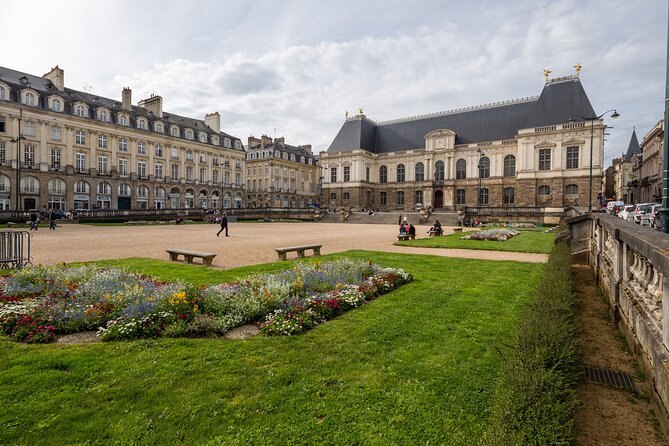Rennes: Private guided walking tour of the city centre - Key points at a glance