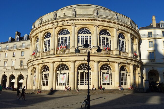 Rennes: Private guided walking tour of the city centre - The Opera and the finish at City Hall Square