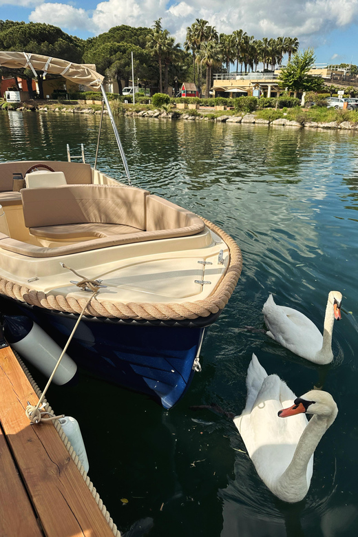 Rental of electric boats without a license - What the Boat Feels Like Underway
