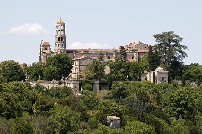 Roman Sites and Historical Places Day Trip from Avignon - Small group size and guide styles: why your day may feel different
