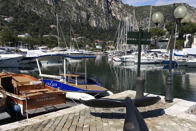 Romantic Private Tour for 2 plus guide on your own Solar Powered Boat - The guide component: you’ll get stories, not just directions
