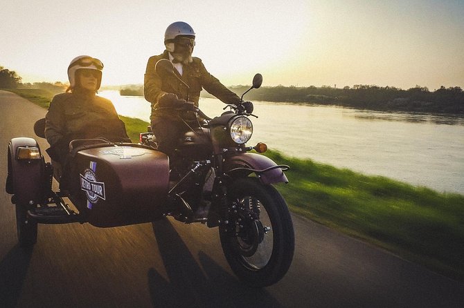 Romantic Tour By Night - Who should book this nighttime ride?