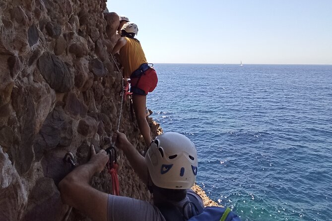 Rope Climbing Adventure and Hiking in La Ciotat - Meeting the guide at the Sémaphore