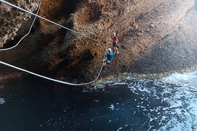 Rope Climbing Adventure and Hiking in La Ciotat - The guide’s role and the family question