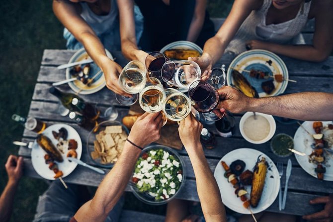Roséwinetasting Parties or Workshops with a WineEducator at your place - What the $73.32 price really covers
