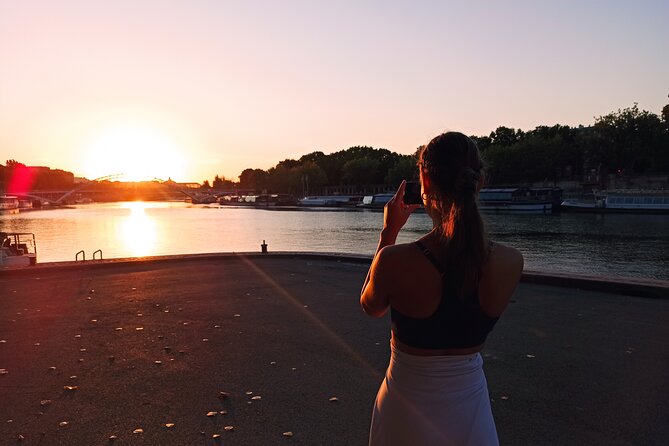 Running in Paris at dawn & see 10 secrets - From the Louvre to the Tuileries Gardens