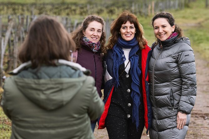 Saint-Émilion & Pomerol Wine Tour: Tastings, Lunch & WSET Guide - What to expect about the group size and pacing