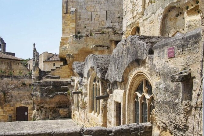 Saint-Émilion: Private Walking Tour & Magnificent Views - Starting at Maison du Vin in Place Pierre Meyrat