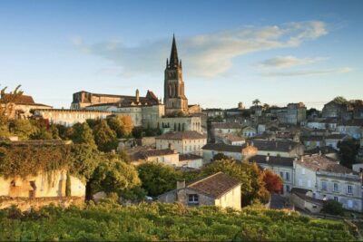 Saint-Émilion: Private Walking Tour & Magnificent Views - Walking the medieval city at your own speed