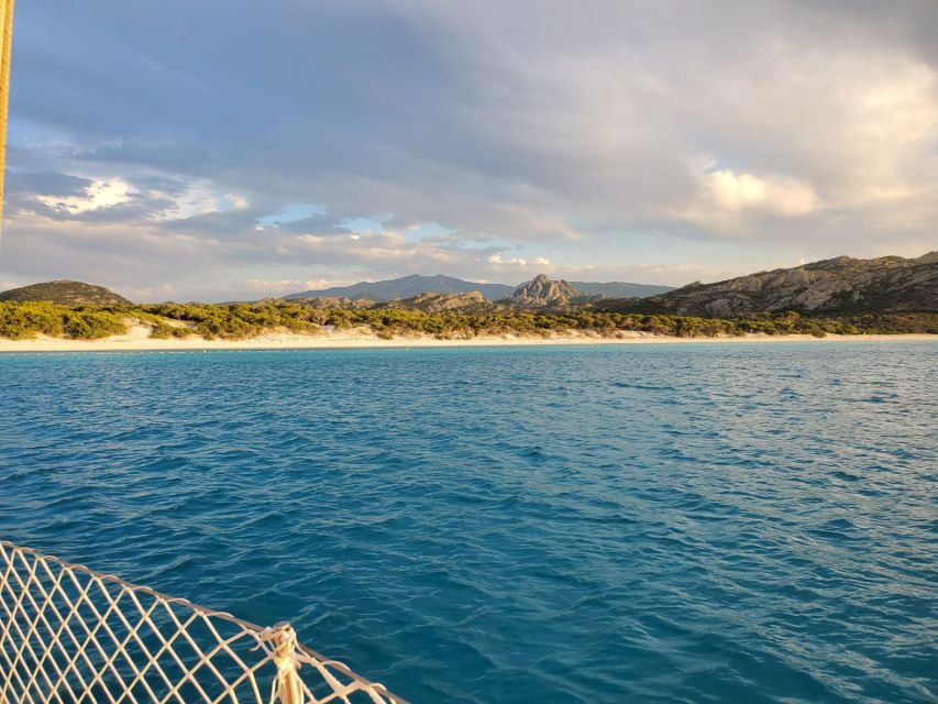 Saint-Florent: sailing excursions with Sailingmaures - A look at SABALI and the sailing itself