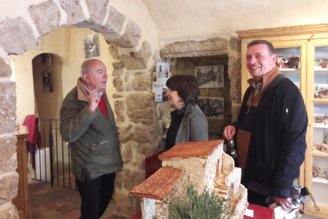Saint-Guilhem village and cave day tour - Who will enjoy this tour most
