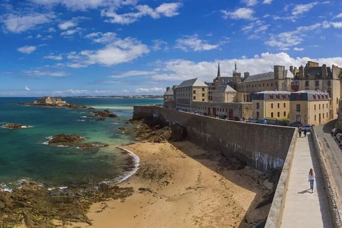 Saint-Malo: 2-Hour Private Walking Tour & Commentary - Saint-Vincent Cathedral from the outside