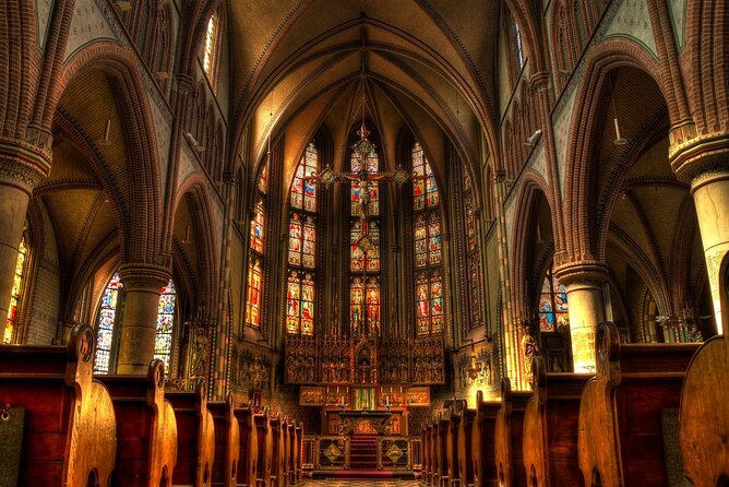Sainte-Chapelle and Conciergerie Guided Tour with Ticket in Paris - Why this itinerary feels efficient on Île de la Cité
