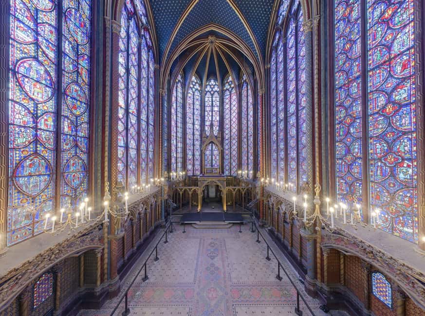 Sainte Chapelle & Conciergerie Private Guided Tour - Crossing from royal chapel to Conciergerie prison