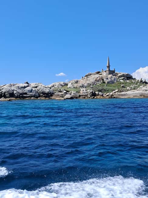Santa-Giulia: Half-day trip to the Lavezzi Islands - Roches Blanches: the first swim stop feels like a warm-up