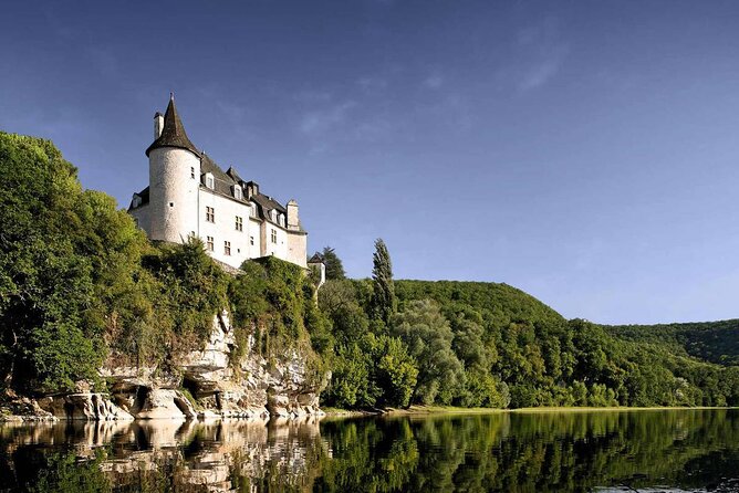 Sarlat : Private morning tour to Rocamadour by Exploreo24 - Walking down the cross trail