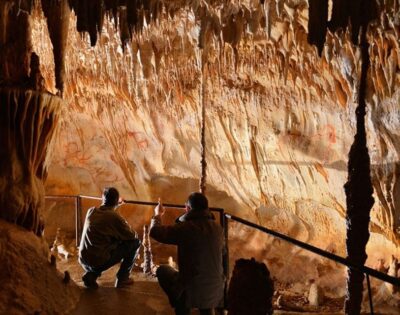 Sarlat : Private Tour to an Original Prehistoric Cave - The prehistoric skills demonstration comes first