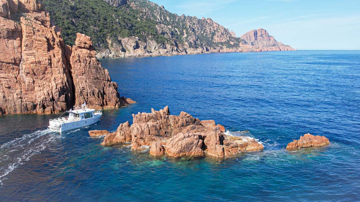 Scandola: Visit the Nature Reserve from Porto (France) - If the sea changes the plan, you still have options