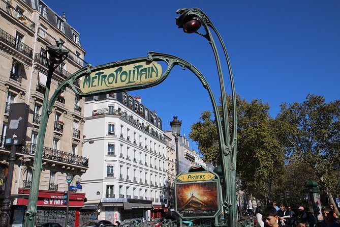 See 10+ Top Paris Sights, Fun Guide - Sacré-Cœur inside: why that 20 minutes is a smart use of time