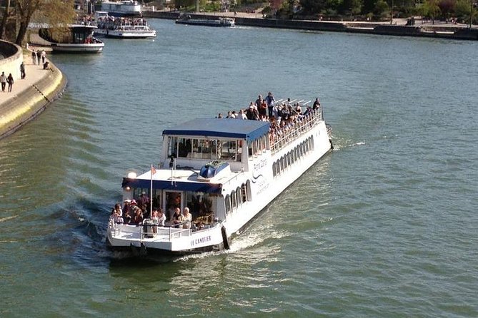 Seine River Cruise and Paris Canals Tour - Entering the Canal Saint-Martin: where Paris gets more surprising