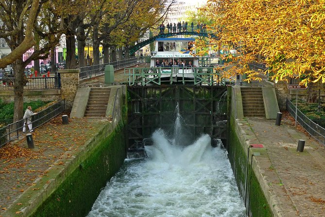 Seine River Cruise and Paris Canals Tour - Views and photo moments: where the best pictures likely happen