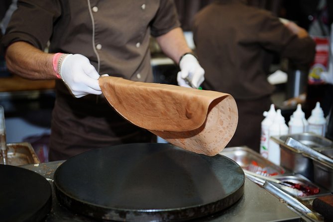 Seine River Cruise & French Crepe Tasting by the Eiffel Tower - Crepe at Les Terrasses du Trocadéro: Simple French Snack, Watch the Timing