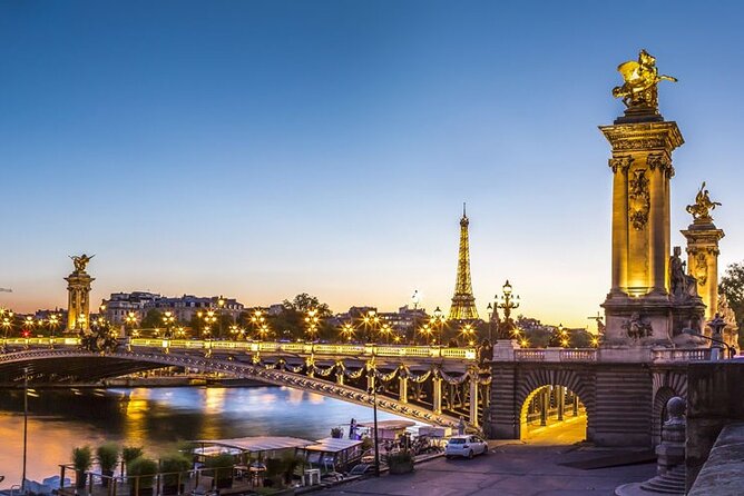 Seine River Dinner Cruise with Live Singer by VIP Yacht de Paris - Service and Food Quality: What to Watch Before You Sit Down
