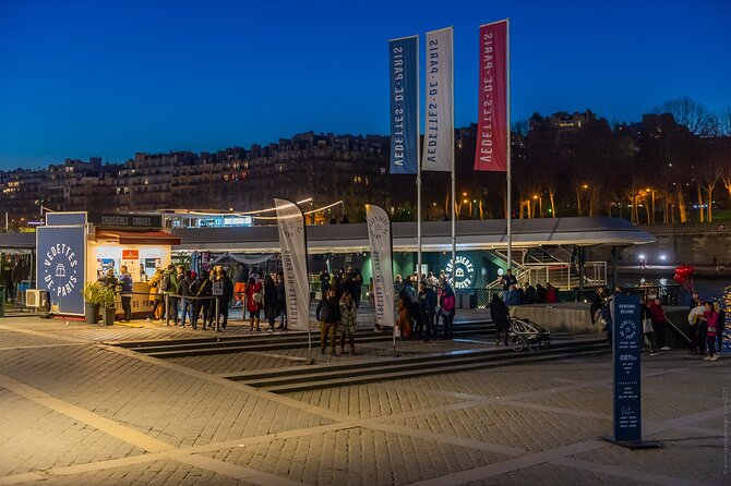 Seine River Evening Cruise with Music (Drink Options) - Your hour on the Seine: landmark-by-landmark route highlights