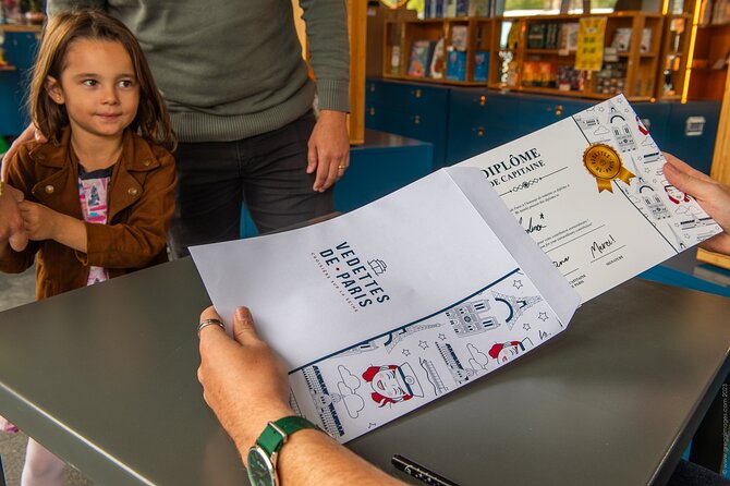 Seine River Guided Cruise with Kids by Vedettes de Paris - A one-hour Seine cruise that hits the big sights