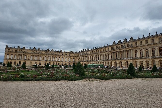 Self-Guided Tour to the Versailles with Timed Entry Ticket - Reaching the Trianon Estate