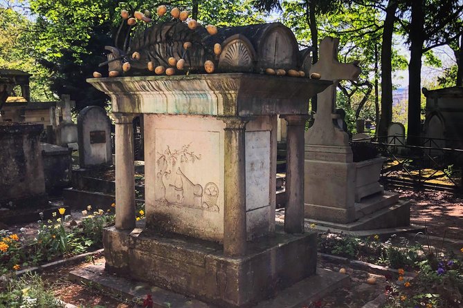 Semi-Private Père Lachaise Cemetery Tour - Who will enjoy this cemetery walk most