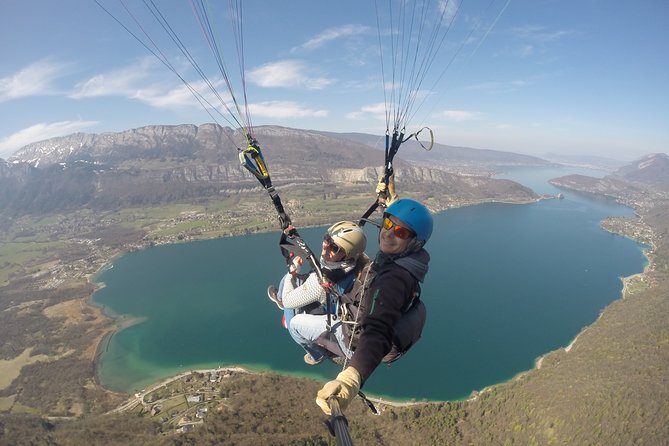 Sensation paragliding flight over the magnificent Lake Annecy - Should you book the Lake Annecy sensation paragliding flight?
