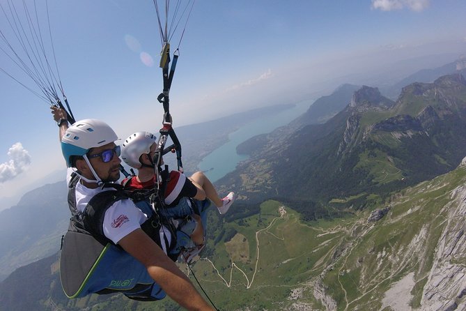 Sensation paragliding flight over the magnificent Lake Annecy - What the timing really feels like (and why that’s okay)