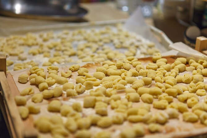 share a traditional meal with licauw - Who Will Enjoy This Experience Most
