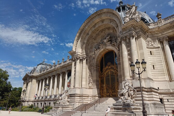 Sightseeing tour of most iconic parisian monuments (rickshaw) - Photo Strategy: How to Get Your Best Shots in a Short Time