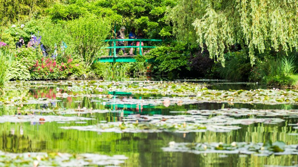 Small-Group Giverny and Van Gogh's Room in Auvers from Paris - Monet’s Giverny: Clos Normand and the water lilies