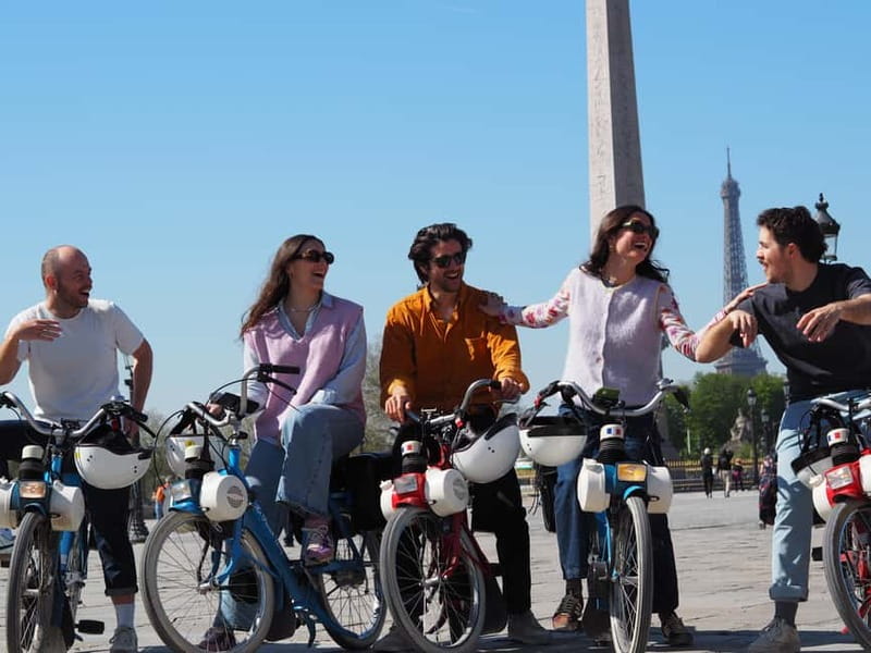Solex Guided Tour of Chic Paris - Place Vendôme and Parisian elegance
