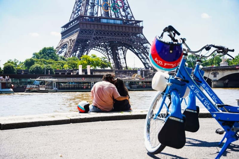 Solex Guided Tour of Intellectual Paris - Notre-Dame and the Seine riverbanks