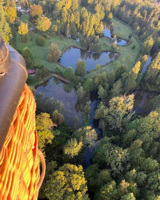 South of Paris: hot air balloon flight - Landing, wine, and the return drive