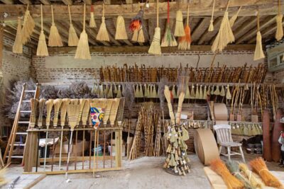 Special visit to the Maison Des Balaitiers + L'Art du Bois - Inside the La Balaiterie workshop