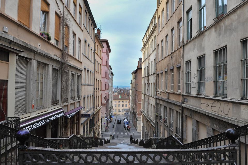 Storytelling tour of Croix-Rousse in French - Croix-Rousse on foot: why this storytelling format works
