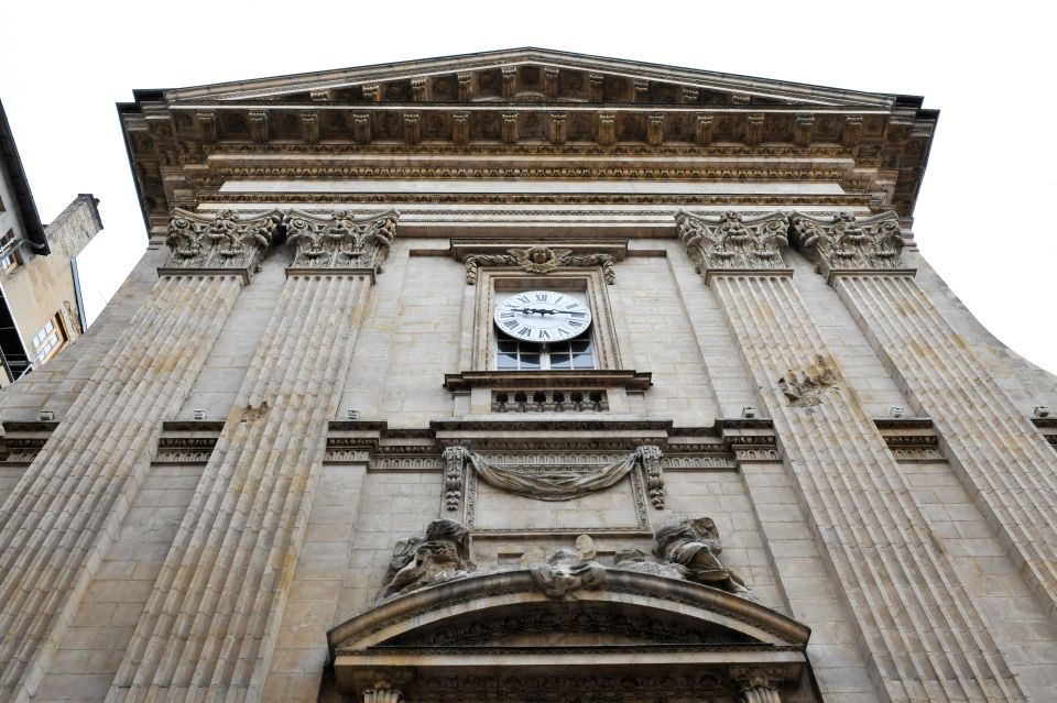 Storytelling tour of Croix-Rousse in French - The 90-minute route: hill slopes, traboules, and lots of steps