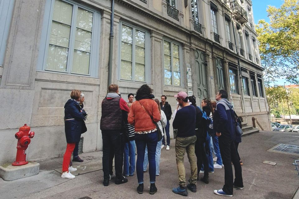 Storytelling tour of Croix-Rousse in French - Price and time value at $23 for 90 minutes