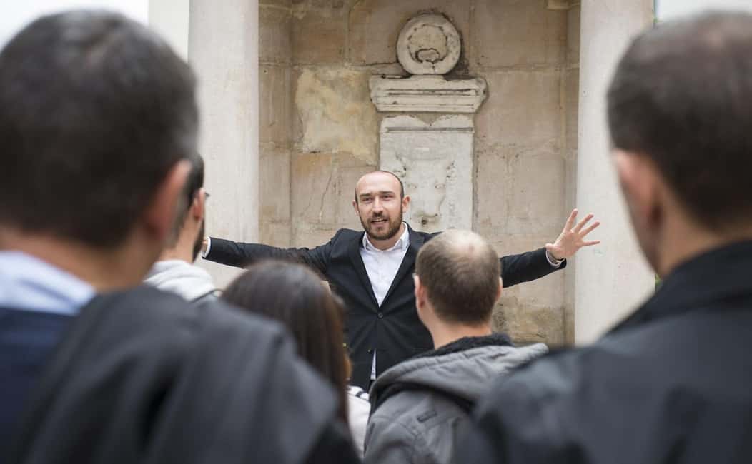 Storytelling tour of the Vieux-Lyon in French - Catherine’s 16th-Century Lyon: The point of this tour